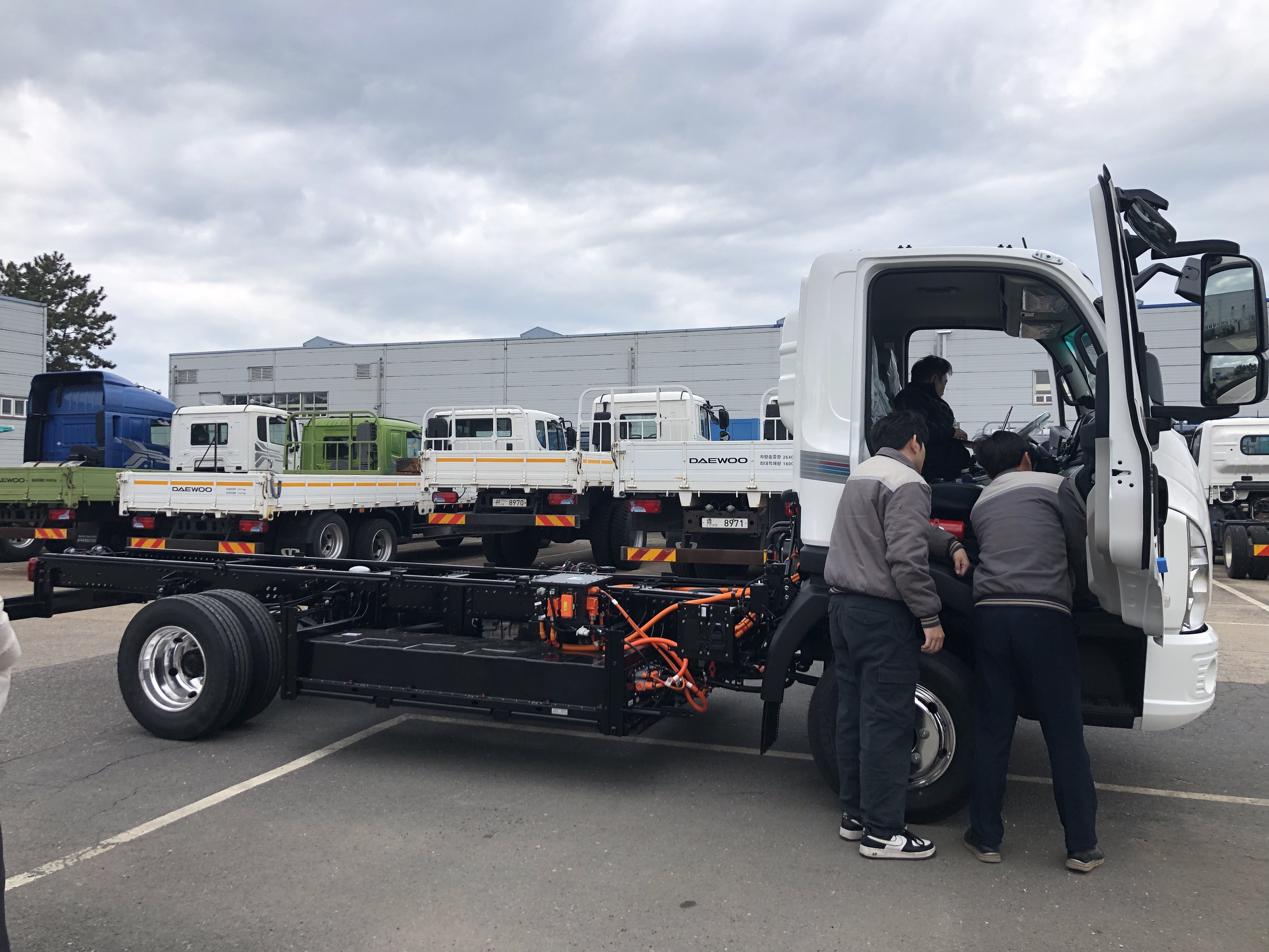 正扬-塔塔汽车-空调电池热管理机组_5.jpg